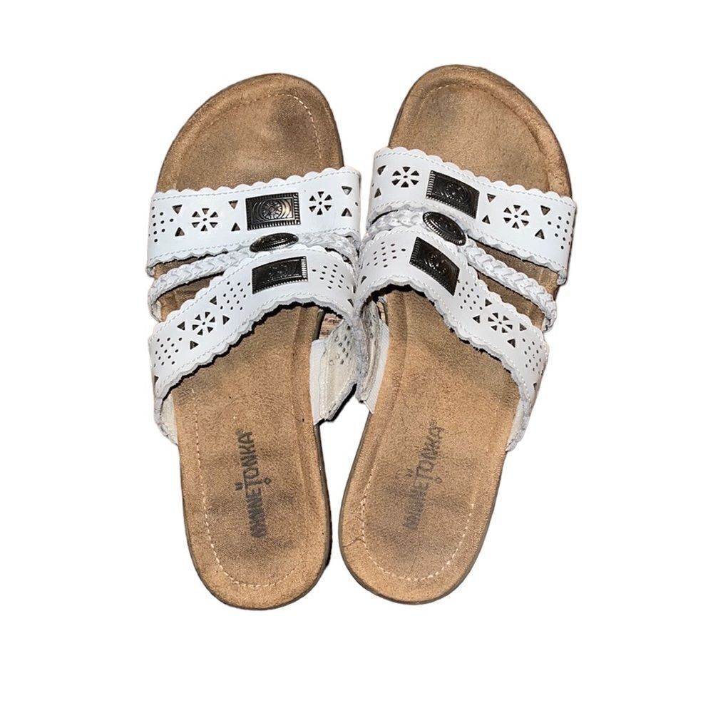 Minnetonka White Leather Sandals Size 8.5